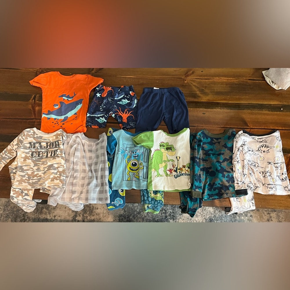 Bundle of 7 4T pajamas